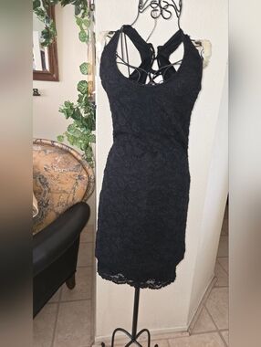 Cache Black Lace Mini Dress with Strappy Back Sz L. VINTAGE.